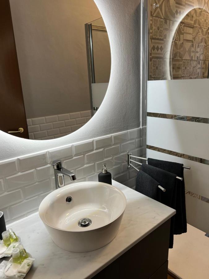 Stylish Apartment 3 Km Away From Duomo - Netflix, Wi-Fi, All Comforts Included Milan Extérieur photo